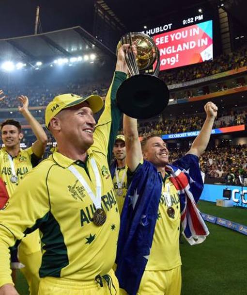 L&#39;Australia vince, per la quinta volta nella sua storia il mondiale di cricket, battendo in finale gli arcirivali della Nuova Zelanda